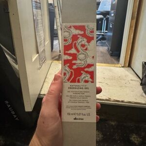 Davines Naturaltech Energizing Gel with Red and White Design